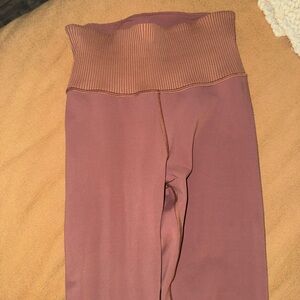 Vuori Mauve High-Waisted Leggings